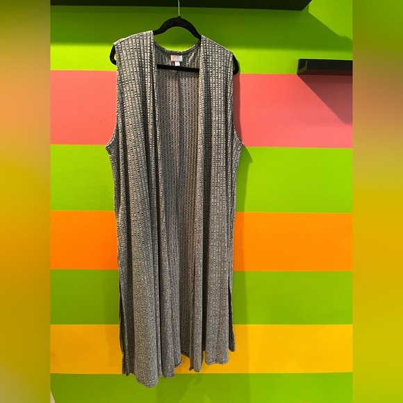 LuLaroe Joy vest - Picture 1 of 1